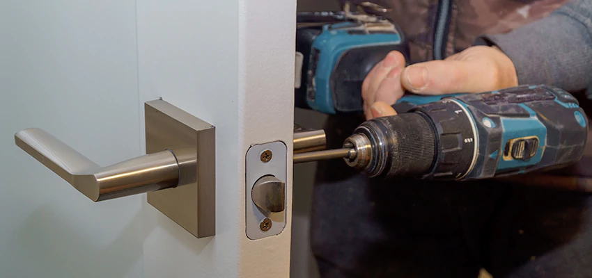 Broken Door Handle Lock Repair in San Carlos, California